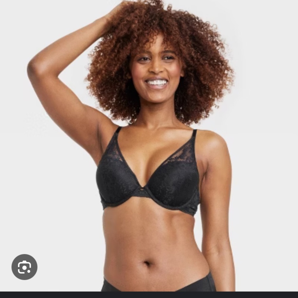 B25. Auden Black Plunge Push-Up Bra